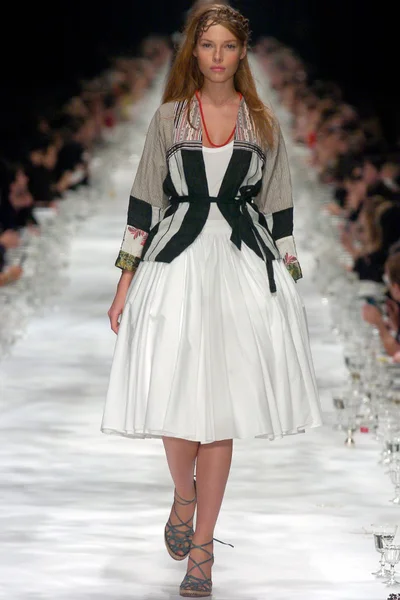 Look 50